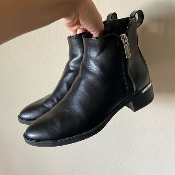 Calvin Klein Deniece Black Booties Block Heel Ankle Size 7,5 - Picture 5 of 10